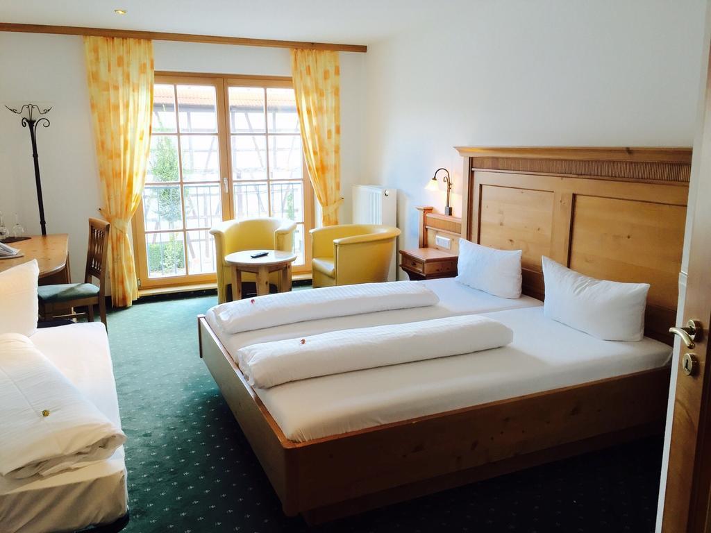 Hotel Ochsen Friesenheim  Room photo