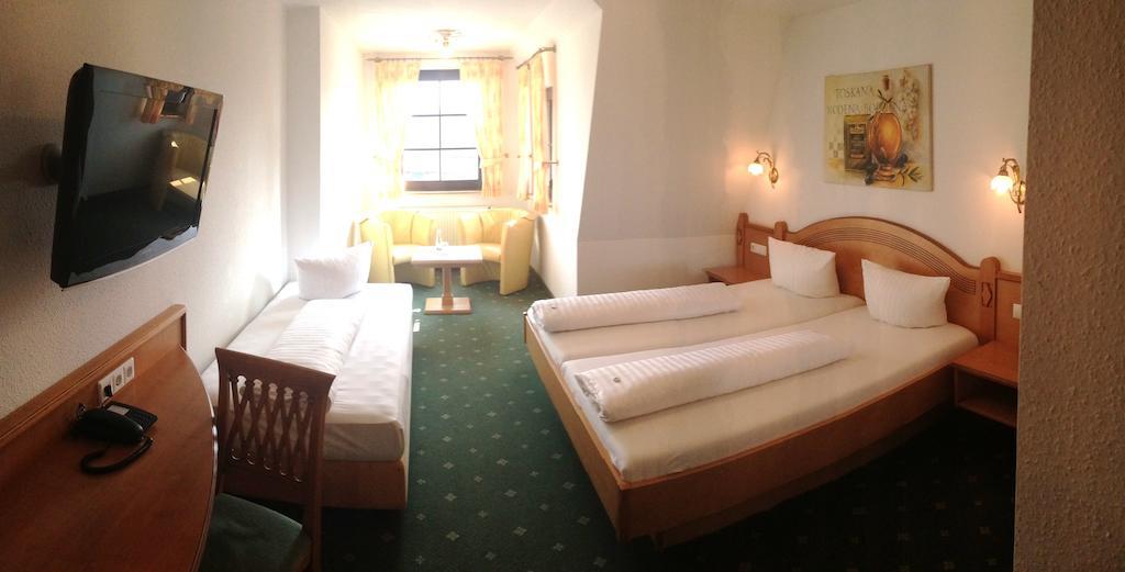 Hotel Ochsen Friesenheim  Room photo